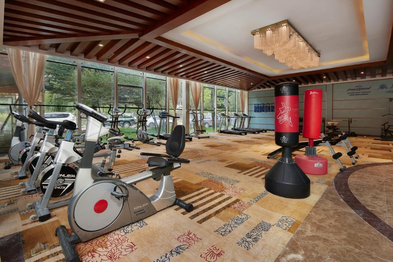Howard Johnson Tian Yuan Jiuzhaigou Exterior photo